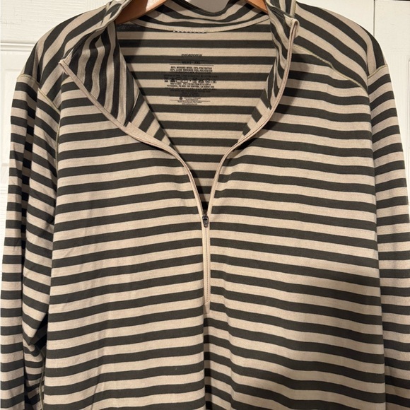 Patagonia Men’s Merino Striped Quarter-Zip Pullover in - Picture 4 of 5